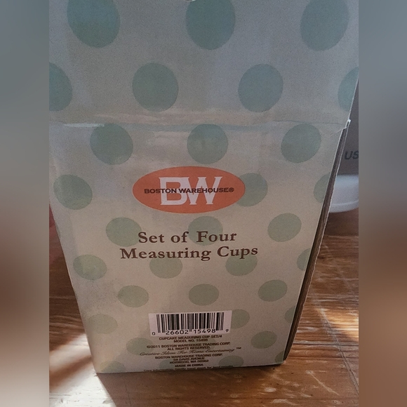 Set Of Four Measuring Cups Set Contains: 1 Cup, 1/2 Cup, 1/3 Cup, 1/4 Cup New - Picture 2 of 4